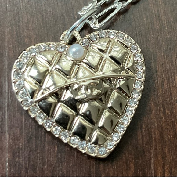 Chanel Charm Authentic with Unbranded Chain - Picture 9 of 9